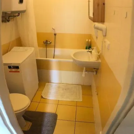 Quiet Apartment Near City Centre 公寓