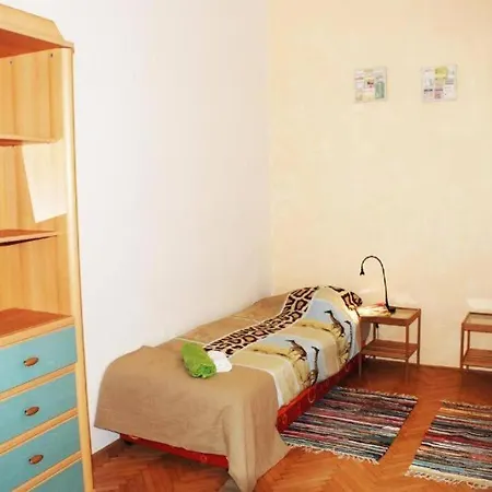 Quiet Apartment Near City Centre *